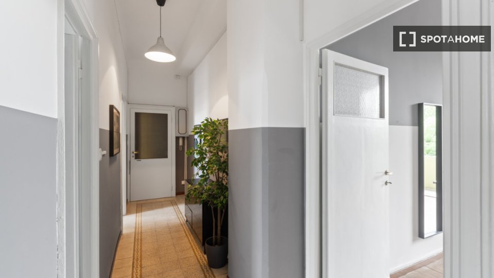 Double room Milan, 2 beds, 84m² — photo 8