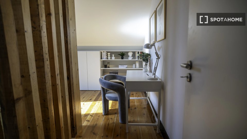 Double room Lisbon, 9 beds — photo 12
