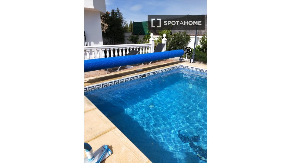 Double room Granada, 3 beds — photo 8