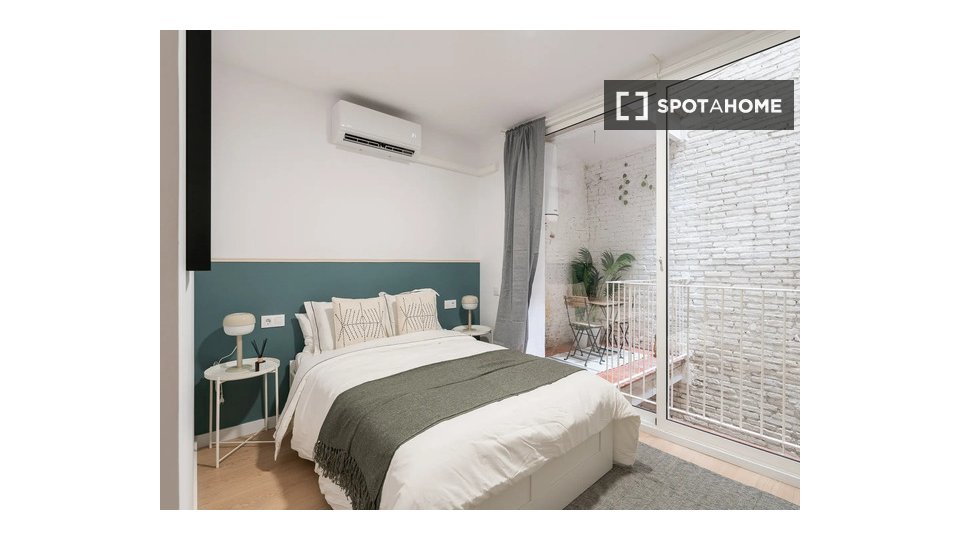 Double room Barcelona, 15 beds — photo 16