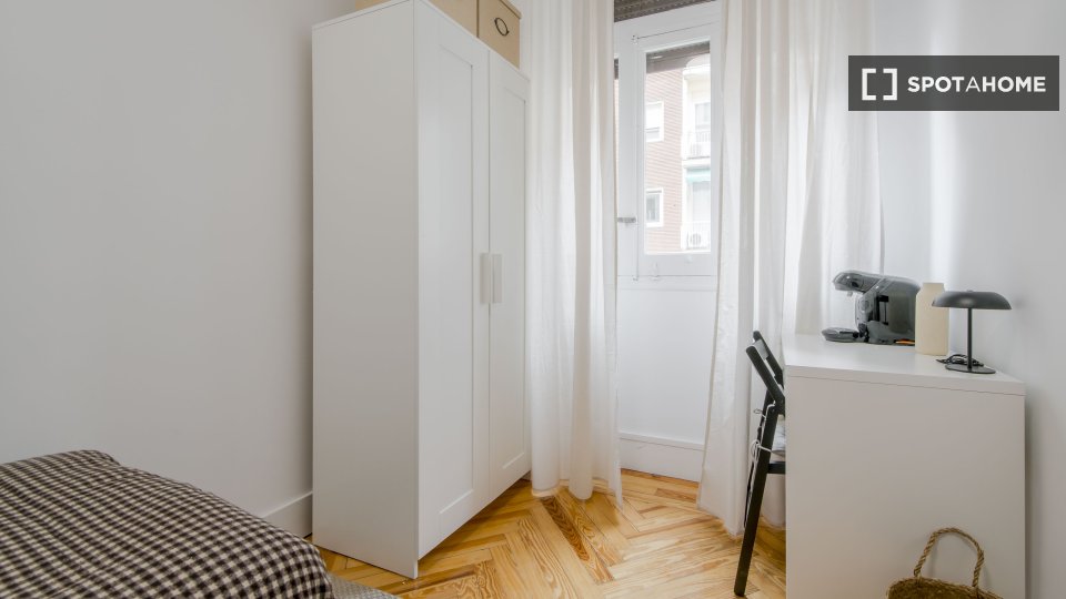 Double room Madrid, 10 beds — photo 11