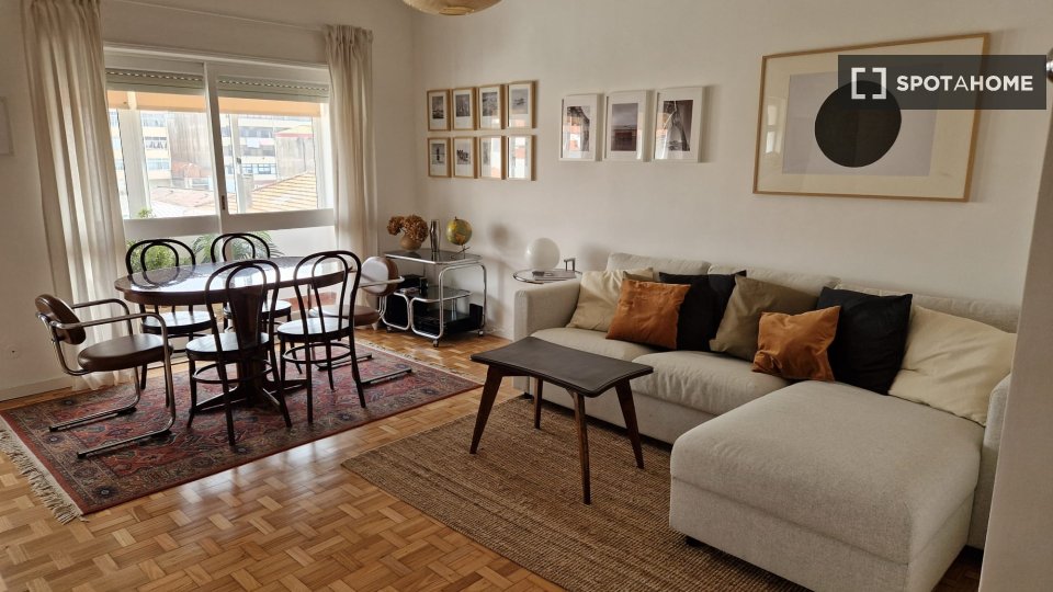 Apartment Porto, 2 beds, 98m² — photo 11
