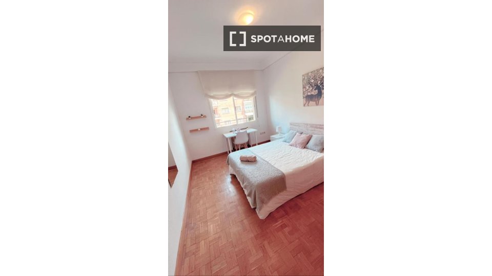 Double room Madrid, 6 beds — photo 15