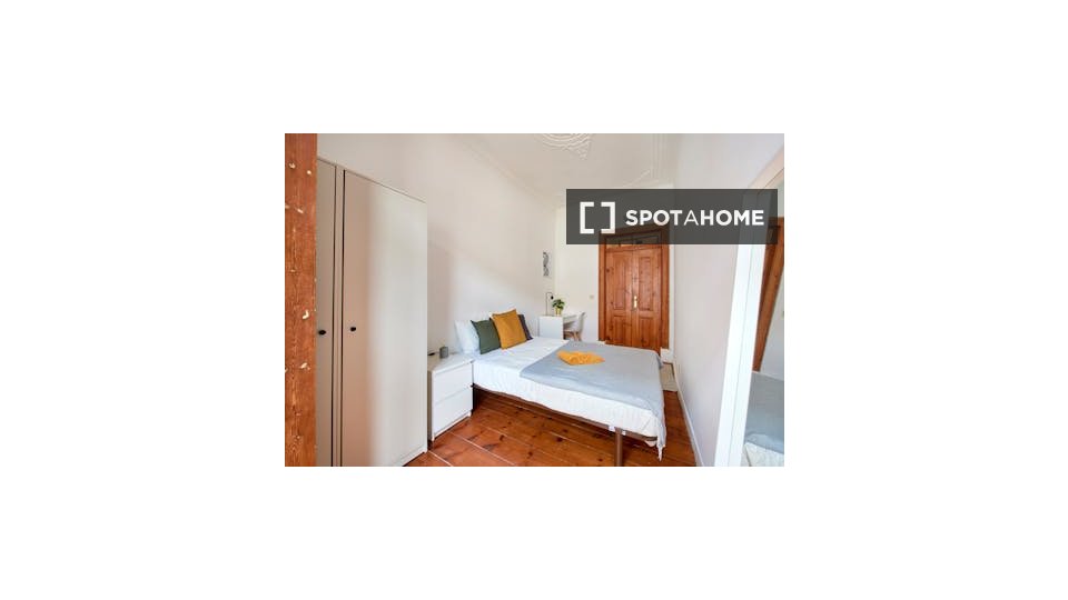 Double room Lisbon, 9 beds — photo 11