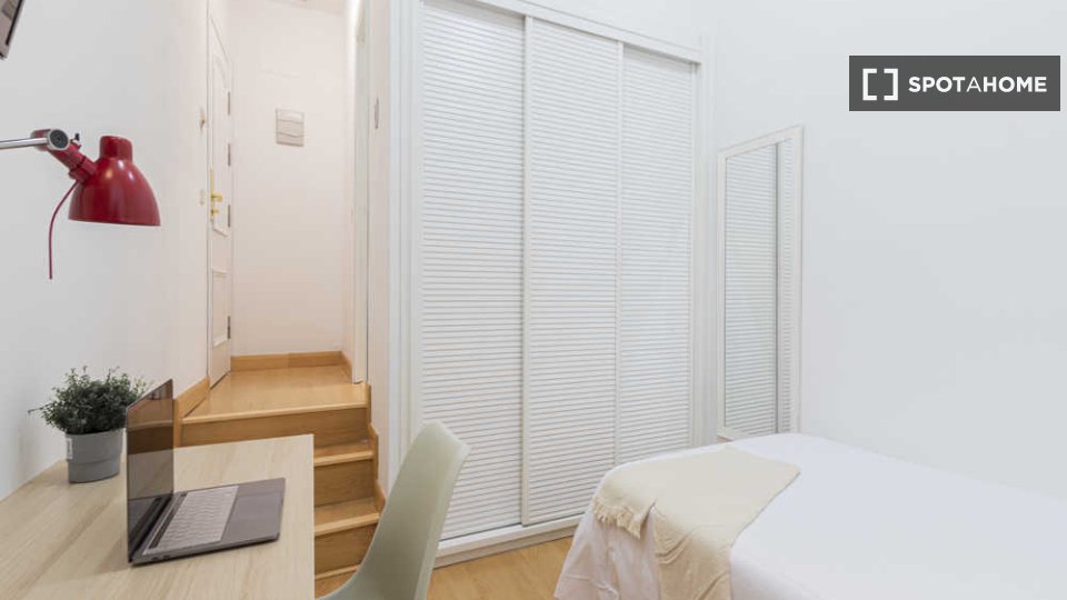 Double room Madrid, 41 beds — photo 59