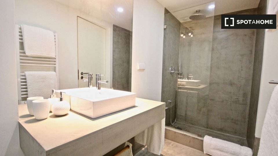 Apartment Lisbon, 2 beds — photo 15