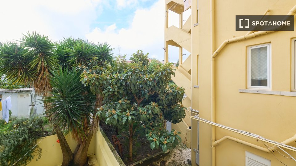 Double room Lisbon, 4 beds — photo 50
