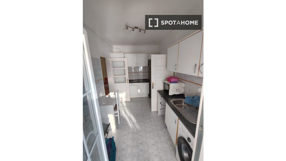 Double room Lisbon, 6 beds, 165m² — photo 8