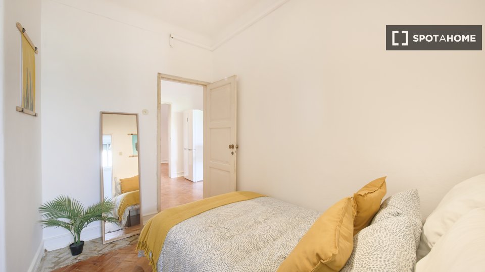 Double room Lisbon, 8 beds — photo 26