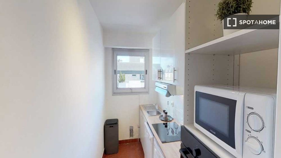 Double room Paris, 4 beds, 80m² — photo 1