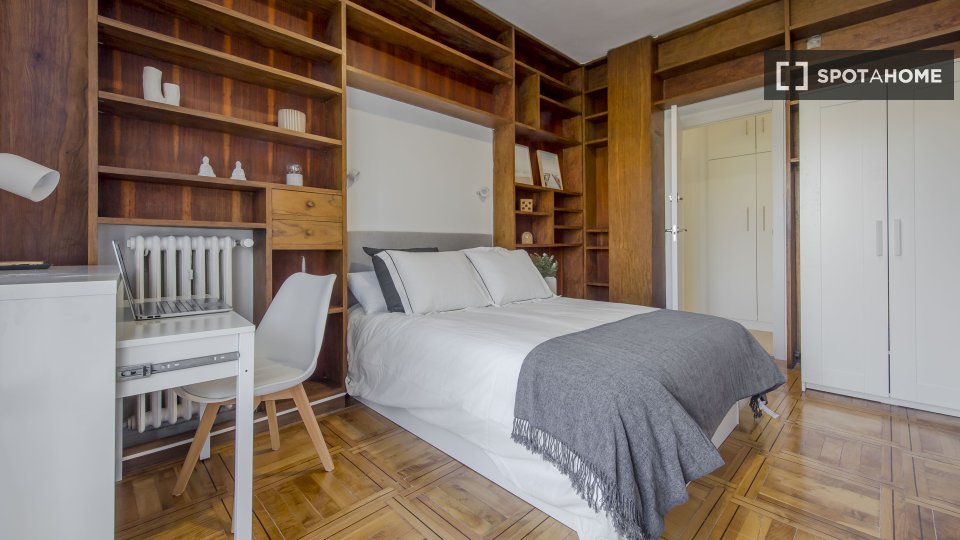 Double room Madrid, 9 beds, 200m² — photo 9