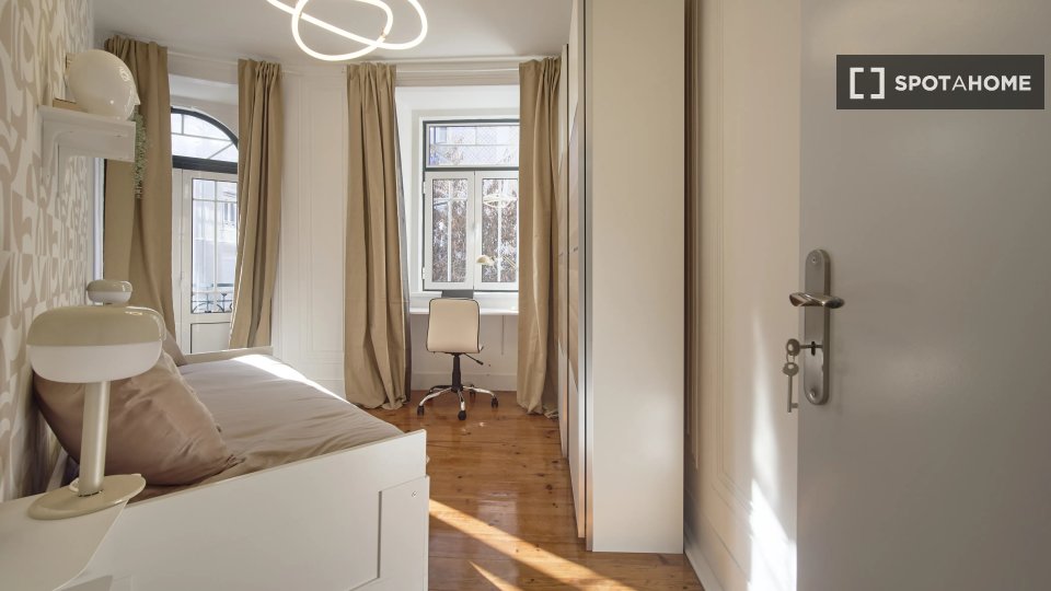 Double room Lisbon, 8 beds — photo 11