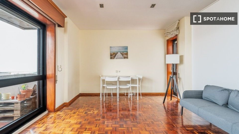 Double room Porto, 5 beds, 180m² — photo 2