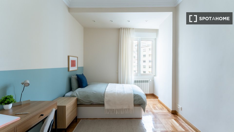 Double room Madrid, 5 beds — photo 15
