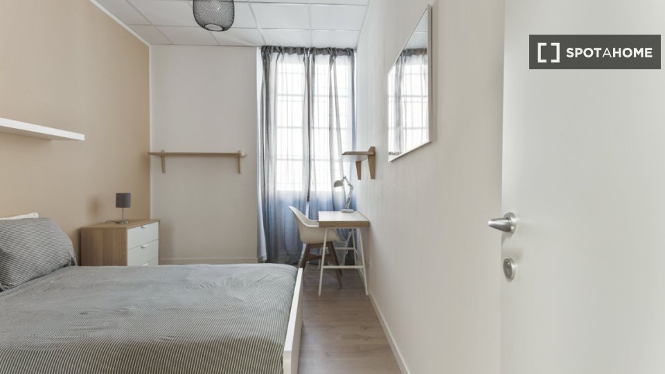 Double room Milan, 9 beds, 182m² — photo 2