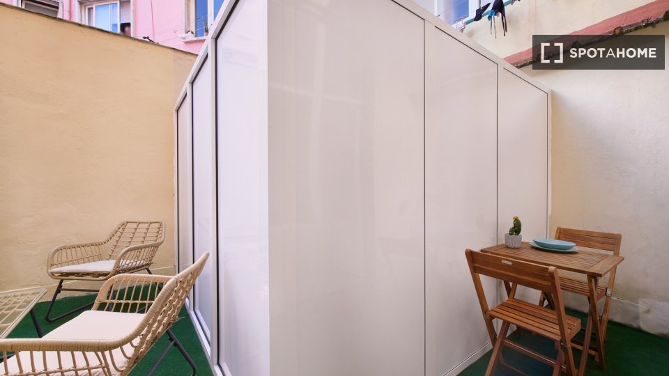 Apartment Lisbon, 1 bed — photo 15
