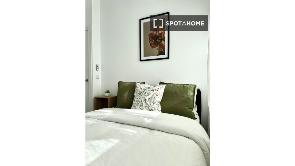 Double room Madrid, 7 beds — photo 15