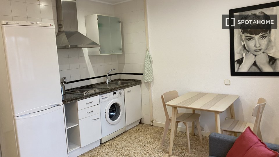 Monolocale in affitto a Sant Antoni, Barcellona - in Barcelona