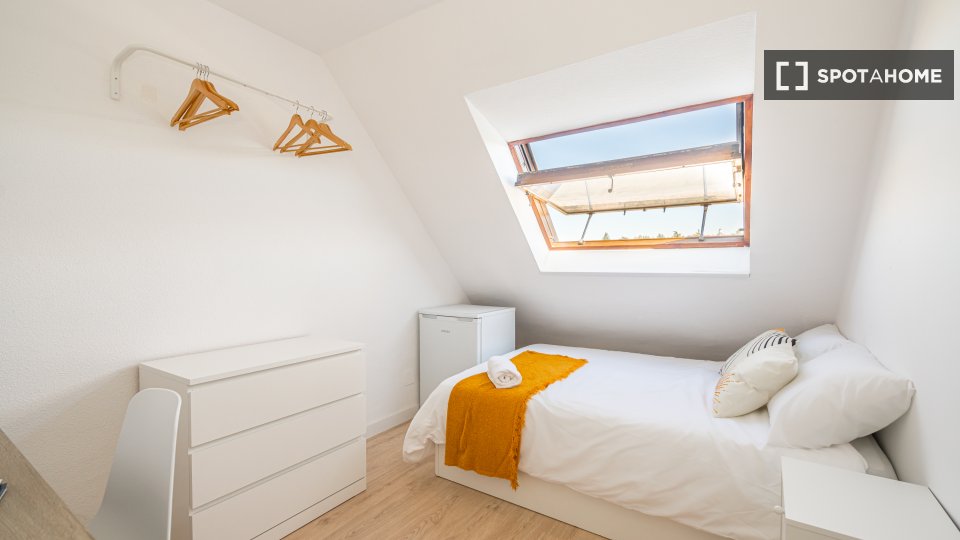 Double room Madrid, 17 beds — photo 4