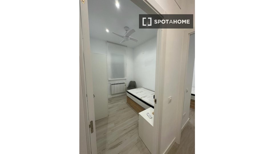 Apartment Madrid, 3 beds, 63m² — photo 5