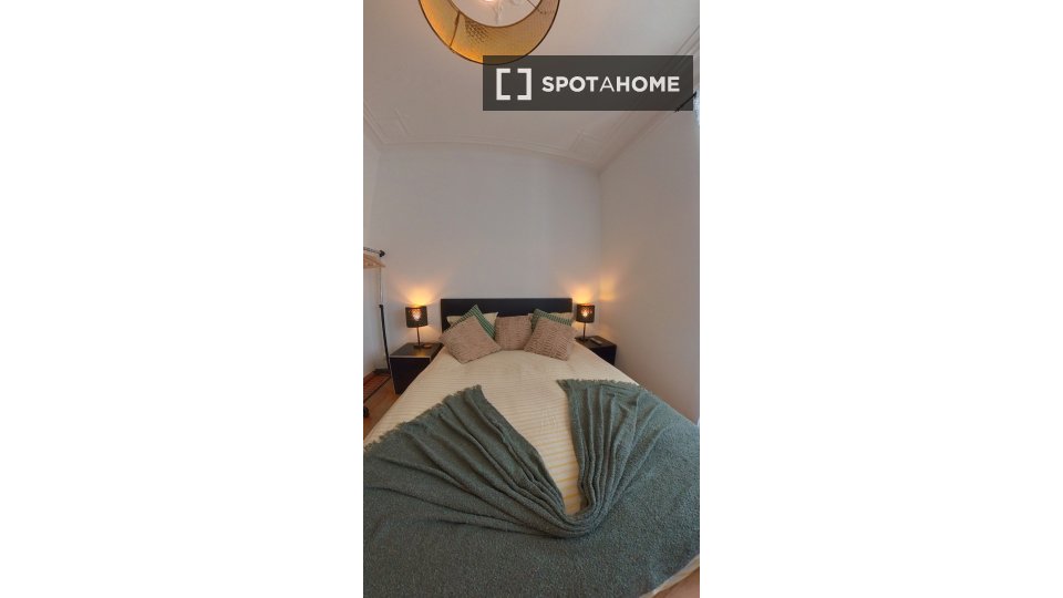 Double room Lisbon, 3 beds, 80m² — photo 15