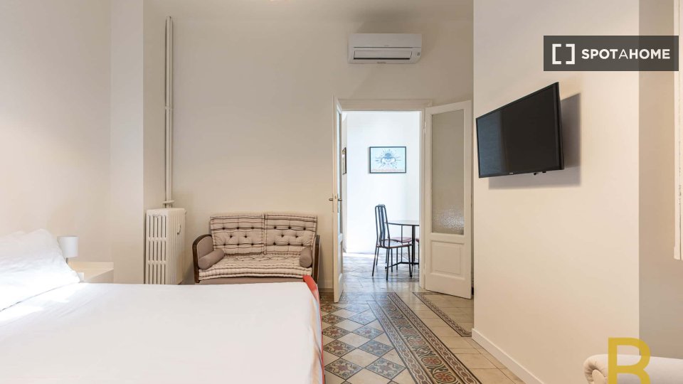 Appartamento con 1 camera da letto in affitto a San Cristoforo, Milano - à Milan