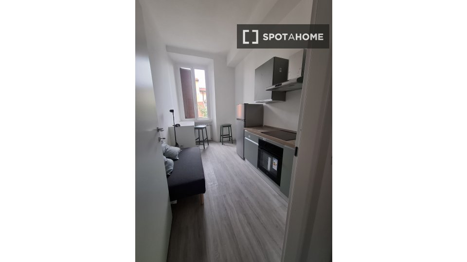 Double room Milan, 4 beds, 90m² — photo 8