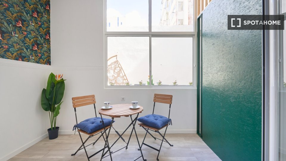 Double room Lisbon, 5 beds — photo 14
