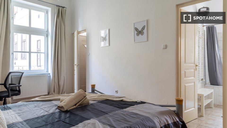 Double room Budapest, 3 beds, 80m² — photo 3