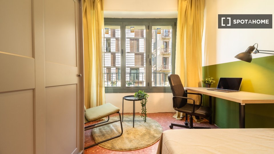Double room Barcelona, 10 beds, 180m² — photo 2