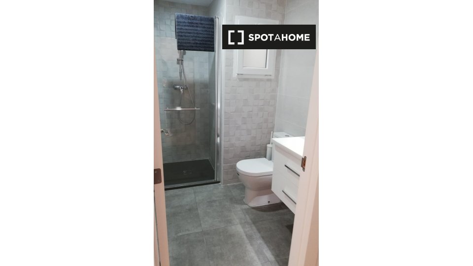 Double room Valencia, 3 beds, 90m² — photo 7