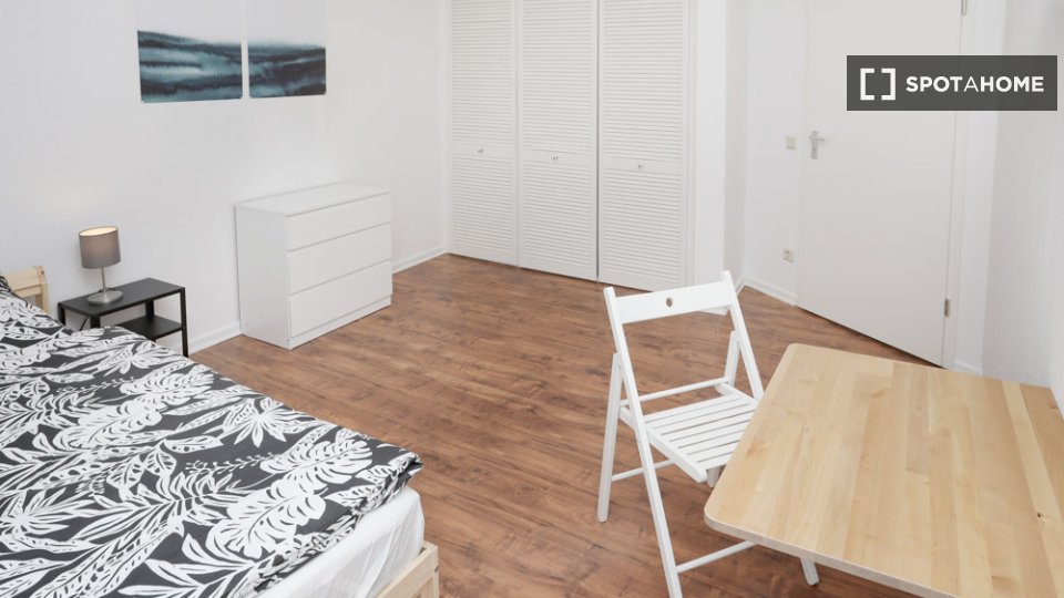 Double room Berlin, 4 beds, 105m² — photo 1