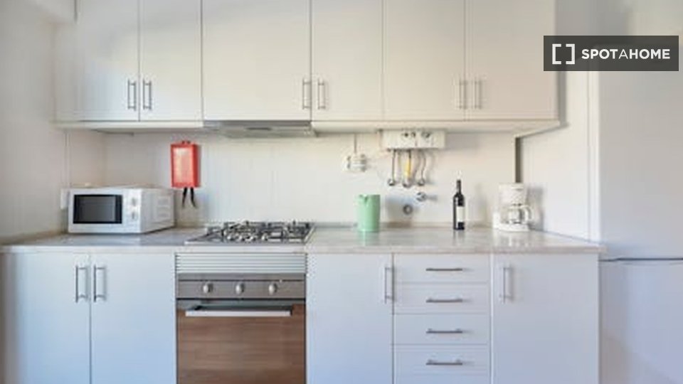 Double room Lisbon, 5 beds — photo 16