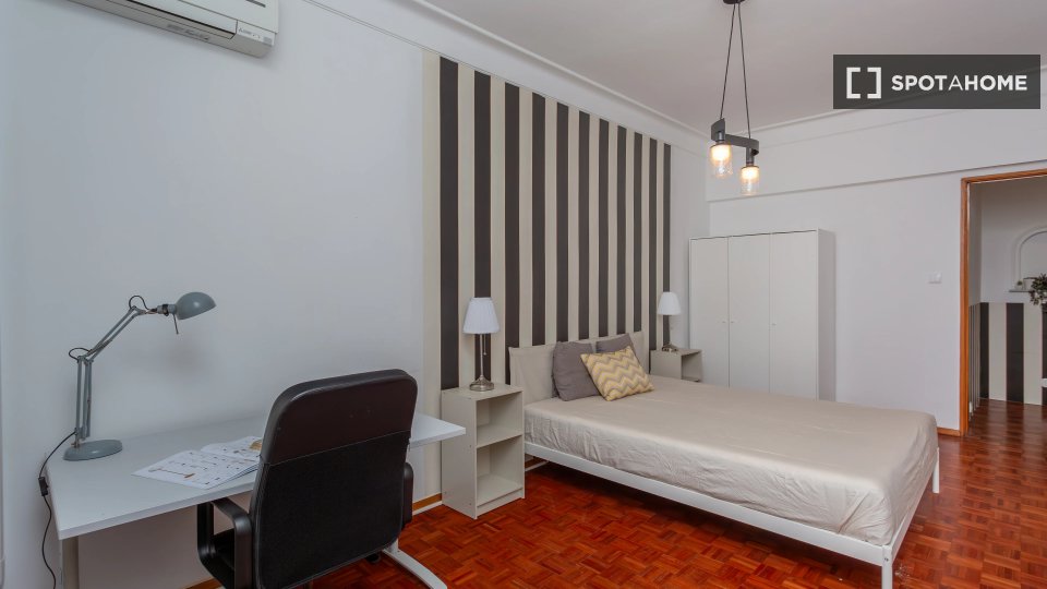 Double room Lisbon, 4 beds — photo 3