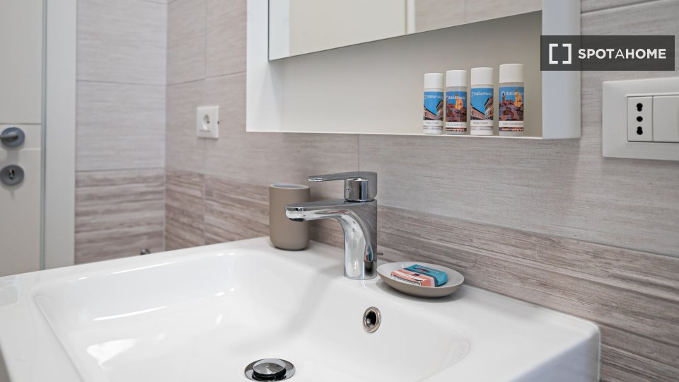 Apartment Milan, 1 bed, 46m² — photo 9