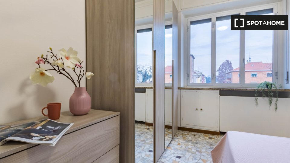 Double room Milan, 5 beds — photo 2