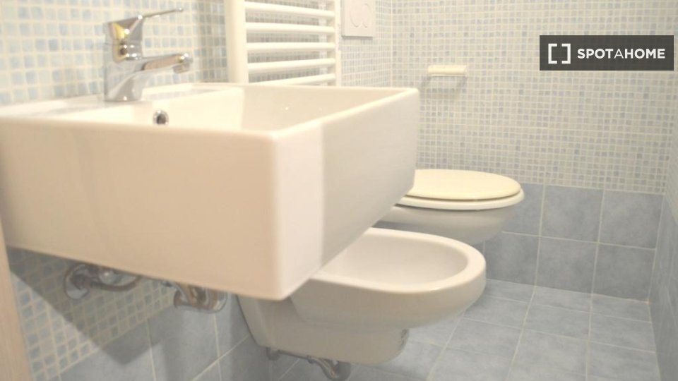 Double room Milan, 3 beds, 80m² — photo 19