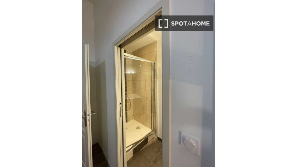Double room Lyon, 4 beds, 110m² — photo 3