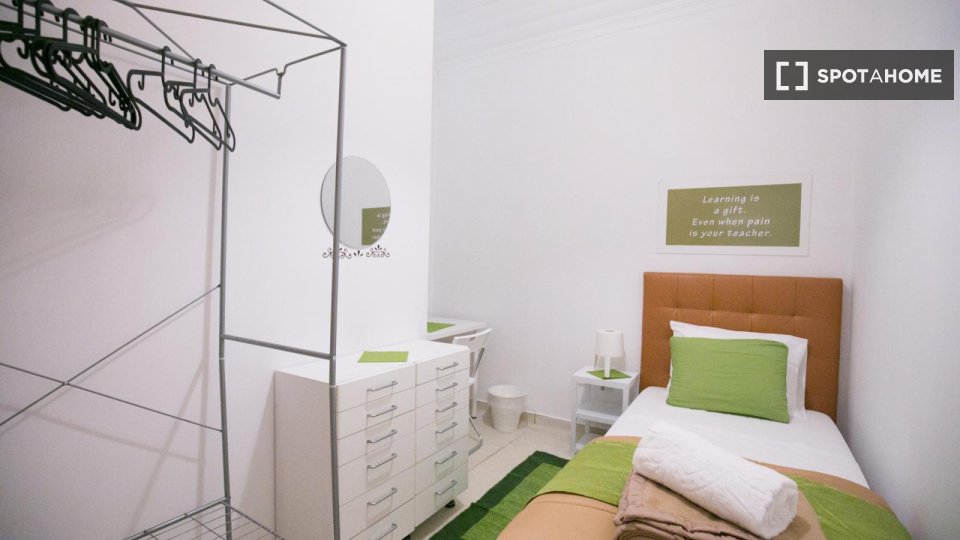 Double room Lisbon, 20 beds — photo 22
