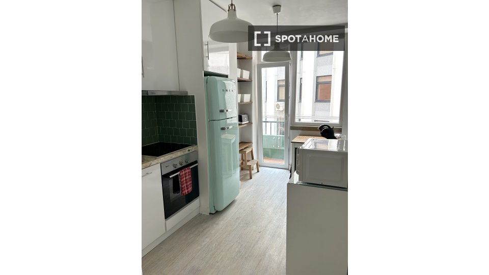 Apartment Lisbon, 3 beds, 100m² — photo 11