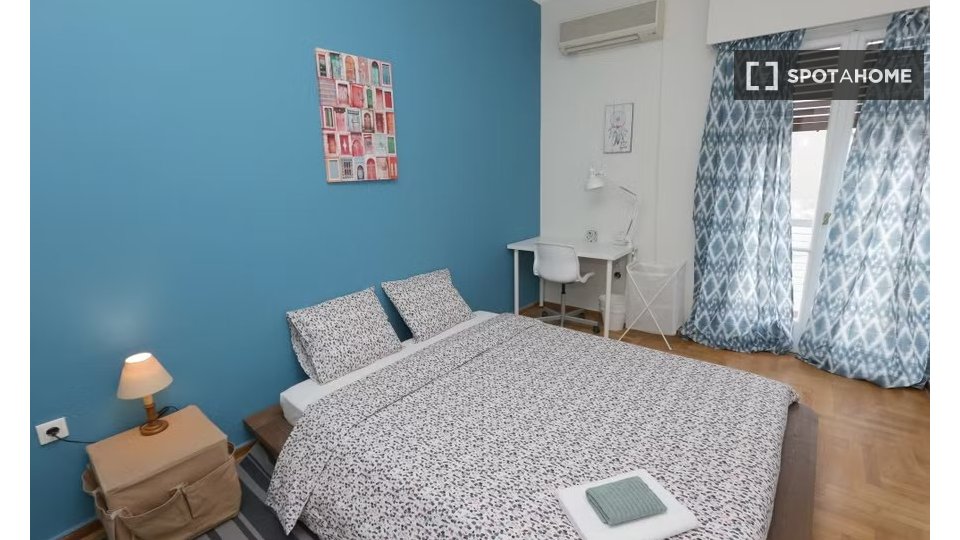 Double room Athens, 3 beds — photo 1
