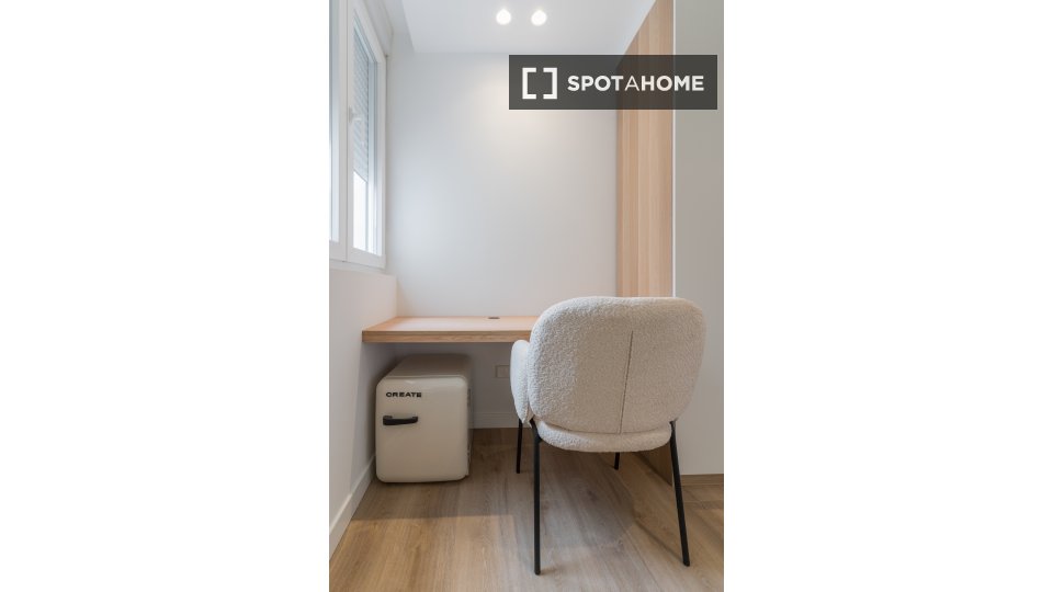 Double room Madrid, 6 beds, 120m² — photo 6