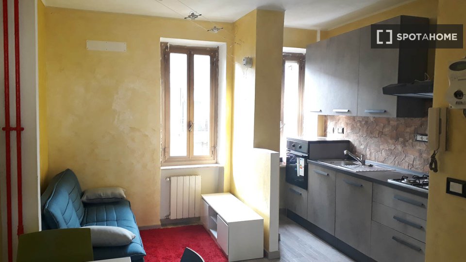 Double room Turin, 3 beds, 75m² — photo 16