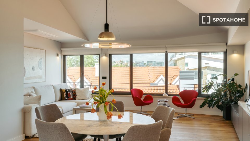 Apartment Lisbon, 2 beds, 123m² — photo 14