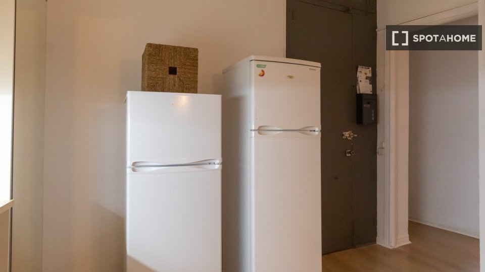 Double room Madrid, 7 beds, 160m² — photo 32
