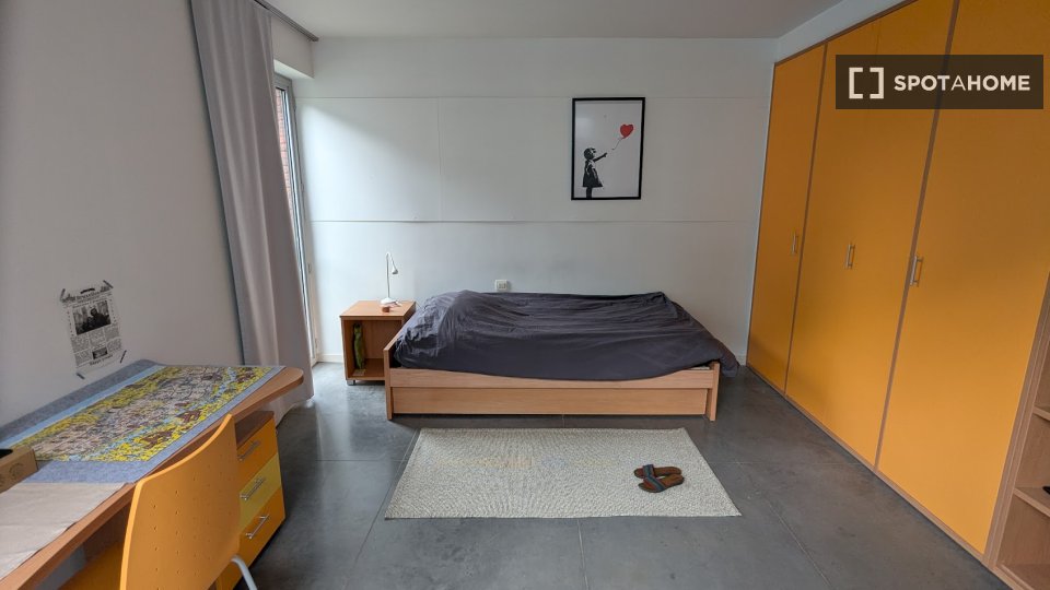 Double room Brussels, 2 beds, 250m² — photo 1