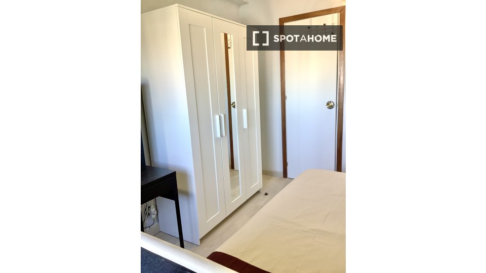 Double room Madrid, 4 beds, 100m² — photo 7