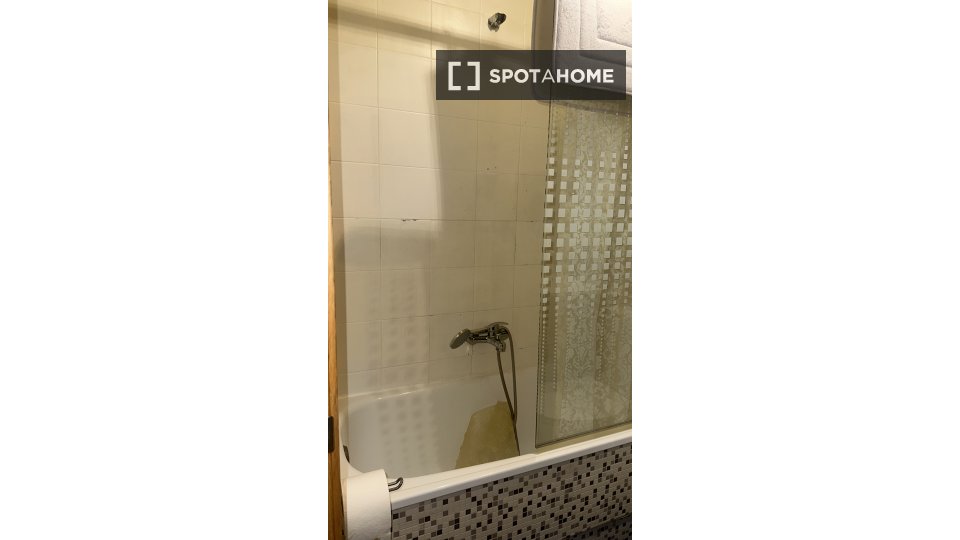 Double room Valencia, 2 beds, 100m² — photo 6