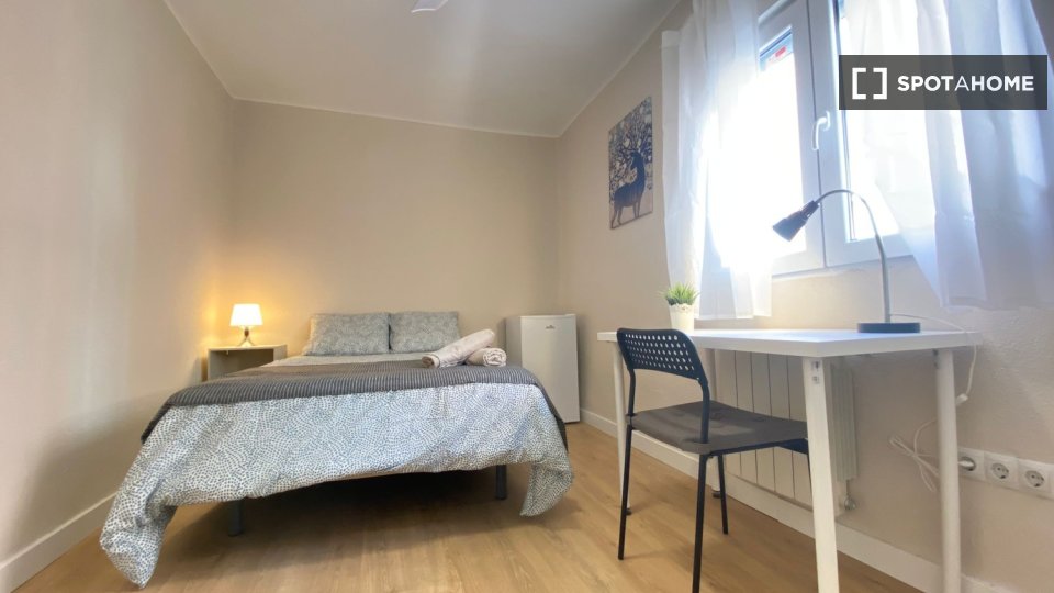 Double room Madrid, 5 beds — photo 3