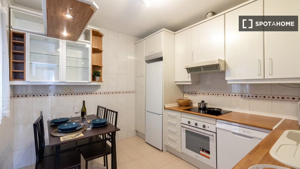 Double room Madrid, 4 beds, 99m² — photo 8